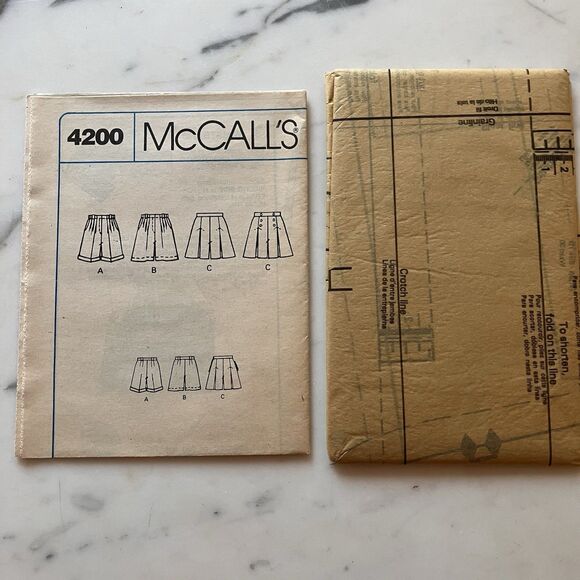 MCCALLS PATTERN 4200 SHORTS‎ & SKIRTS MISSES SIZE 16 UNCUT Vintage - Picture 7 of 8